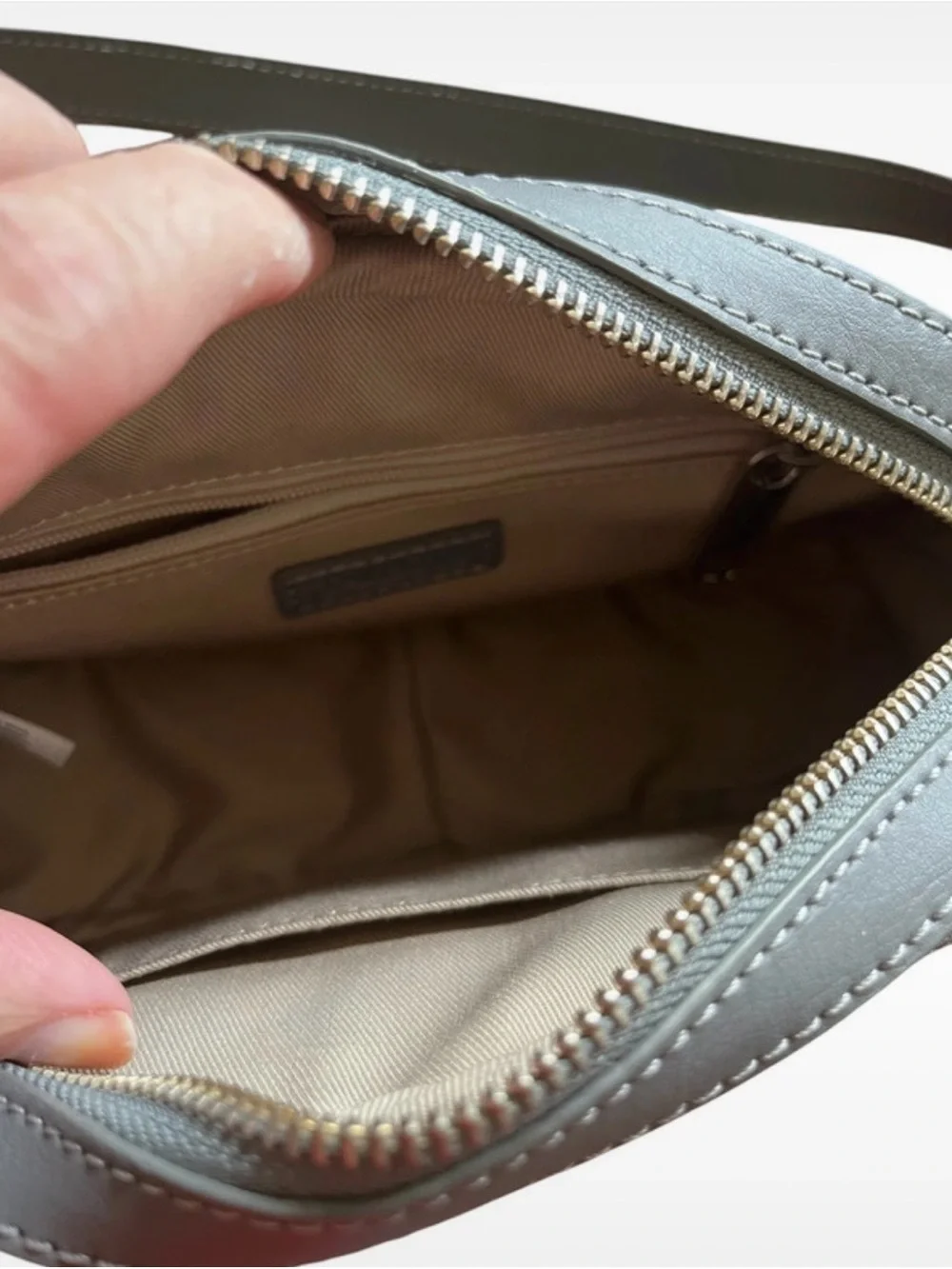 Talbots ~ Gray Crossbody Leather Bag - Picture 5 of 6